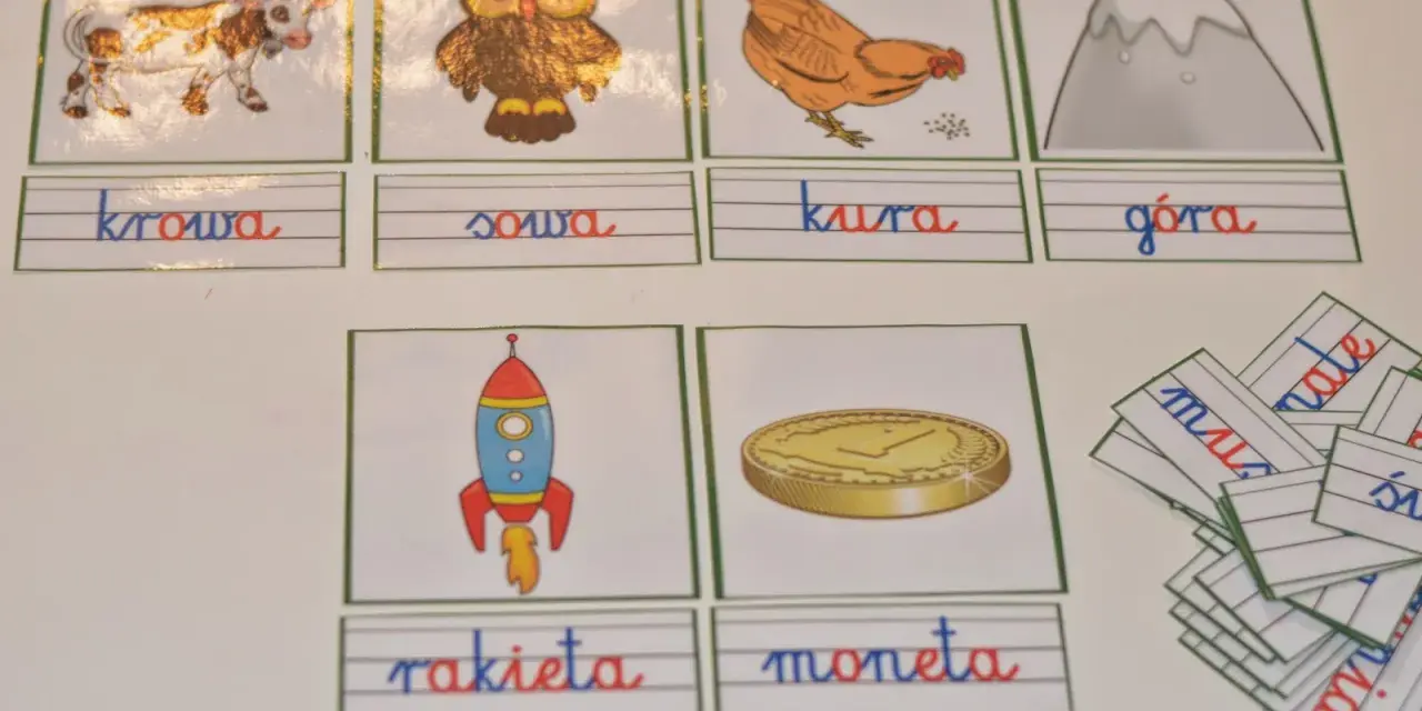 Krowa, sowa, kura, góra, rakieta, moneta – to przykłady dla dzieci, które uczą się czytać i pisać.