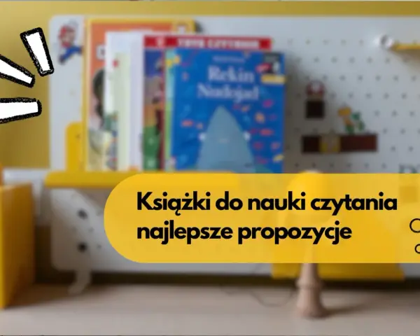 Kolorowe książki na półce, idealne wyrazy do nauki czytania dla dzieci.