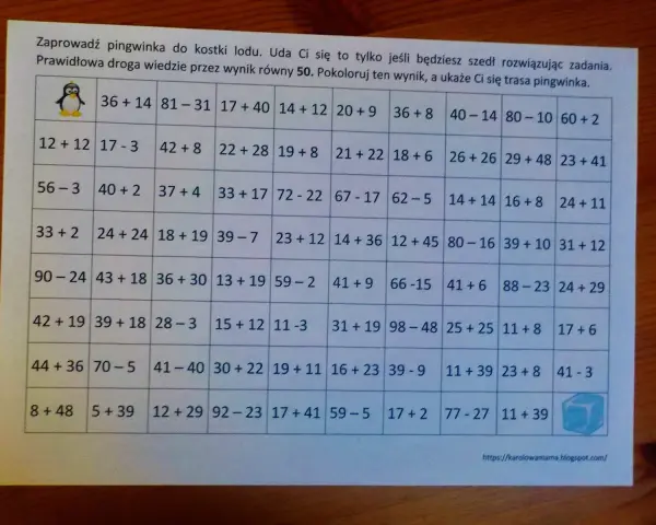 Zadania z dodawaniem i odejmowaniem w zakresie 50 do wydruku. Pomóż pingwinkowi znaleźć drogę do kostki lodu, rozwiązując przykłady.