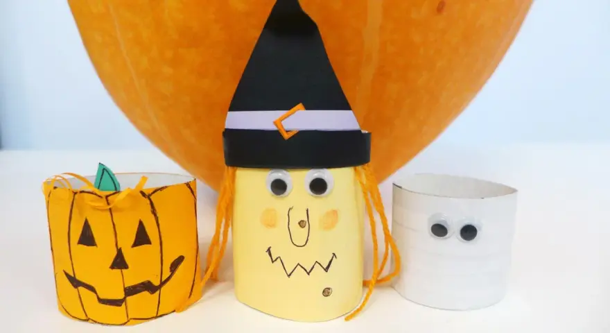 Strach się bać! Halloweenowe cuda z rolek po papierze toaletowym: dynia, czarownica i mumia.