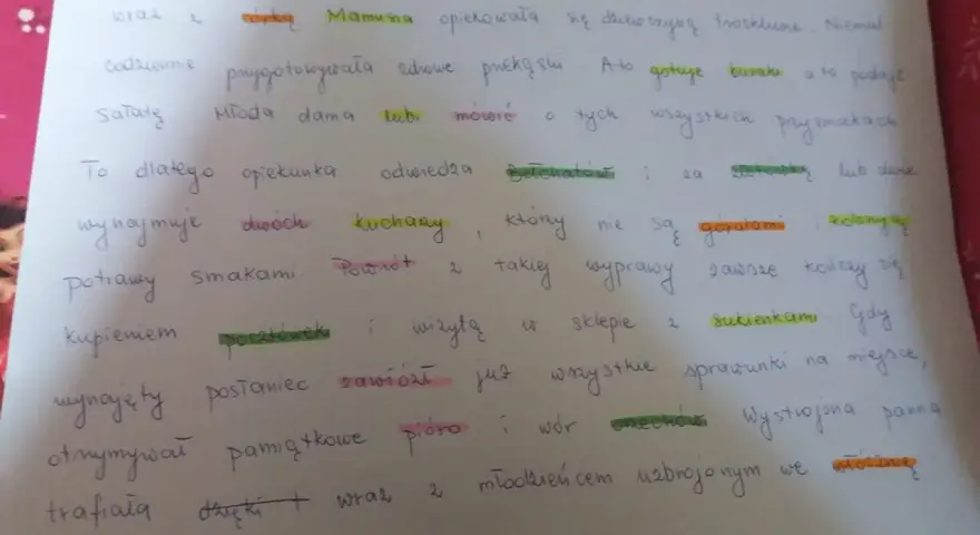 Dyktando klasa 7: Mama z córką w pięknym mieście, gotuje buraki i sałatę. Opiekunka wynajmuje kucharki, kupuje pocztówki i sukienki.