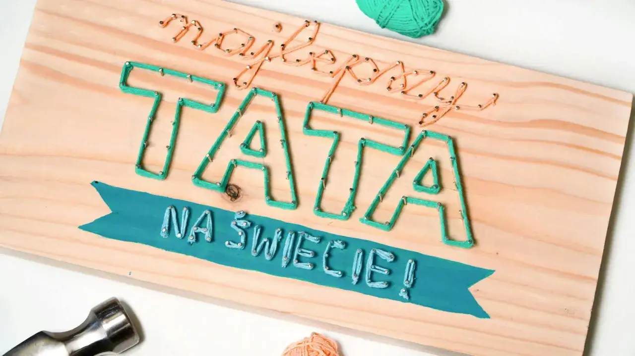Własnoręczny prezent dla taty od dziecka: napis